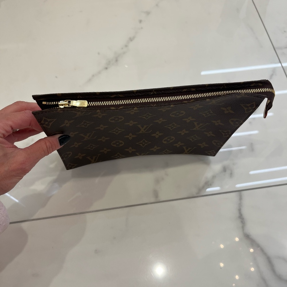 Louis Vuitton Monogram Canvas Poche Toilette - Picture 4 of 13